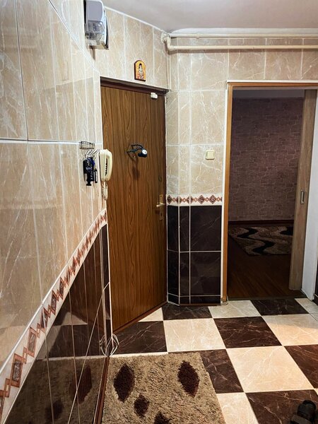 Nicolae Grigorescu Proprietar inchiriez doua camere cu centrala proprie