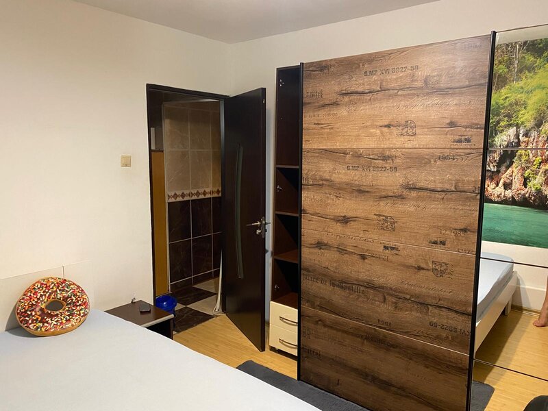 Nicolae Grigorescu Proprietar inchiriez doua camere cu centrala proprie